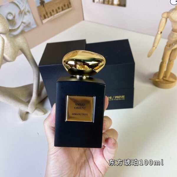 Giorgio Armani Privé Rose d’Arabie Eau de Parfum 100ml – Unisex Luxury Perfume