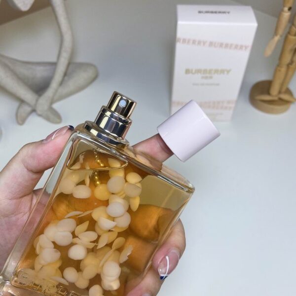 Burberry Her Petals Limited Edition Eau de Parfum “Valencia” – 88 ml / 3 fl oz