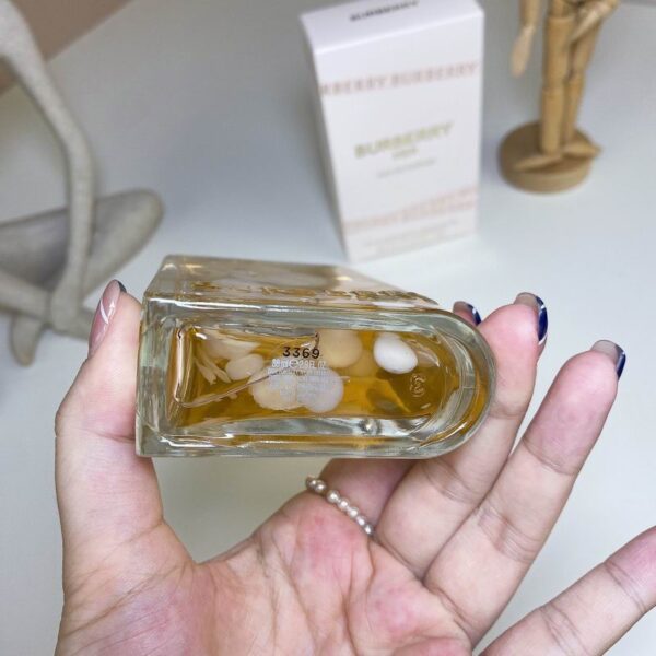Burberry Her Petals Limited Edition Eau de Parfum “Valencia” – 88 ml / 3 fl oz