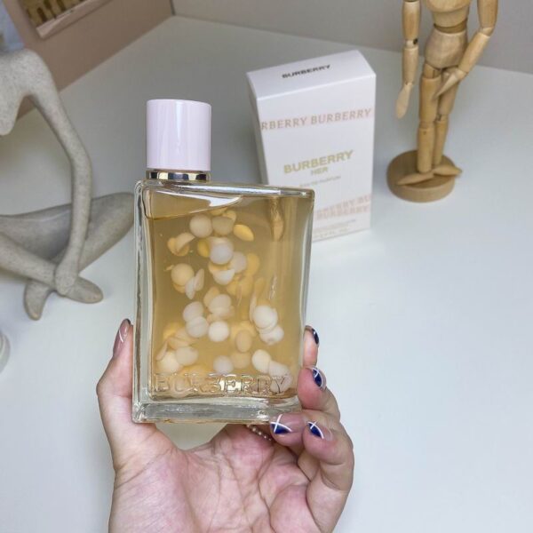 Burberry Her Petals Limited Edition Eau de Parfum “Valencia” – 88 ml / 3 fl oz