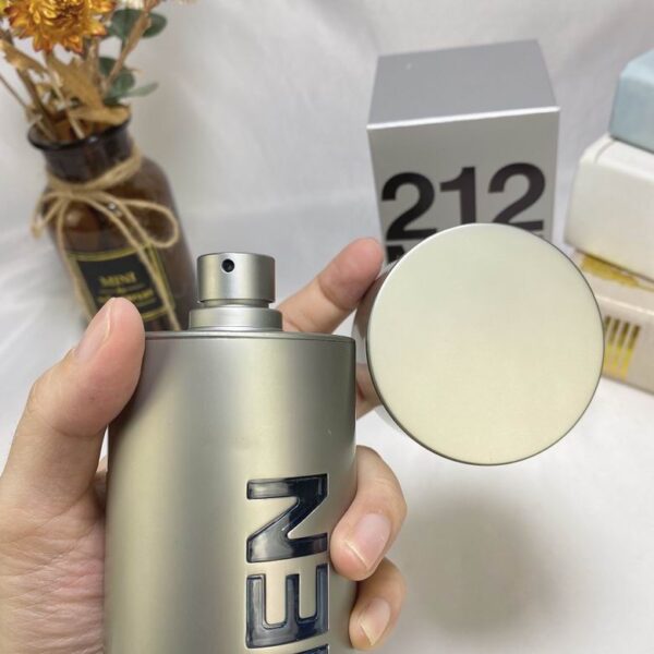 Carolina Man 100ml (4)_3016972 Carolina Herrera 212 NYC Eau de Toilette for Men - 3.3 oz ebay