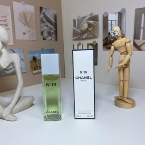 Chanel No. 19 Eau de Toilette Spray – Women’s Perfume, 100ml / 3.4 oz