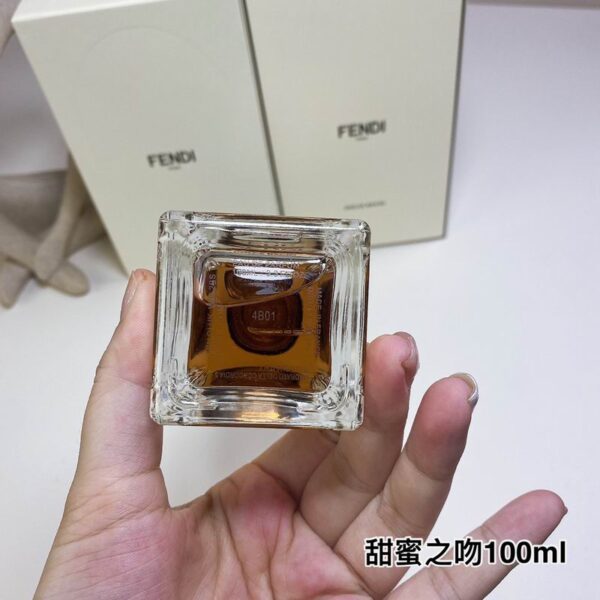 Fendi Perché No Eau de Parfum Spray 3.4 oz / 100ml – Unisex Fragrance (Sealed)