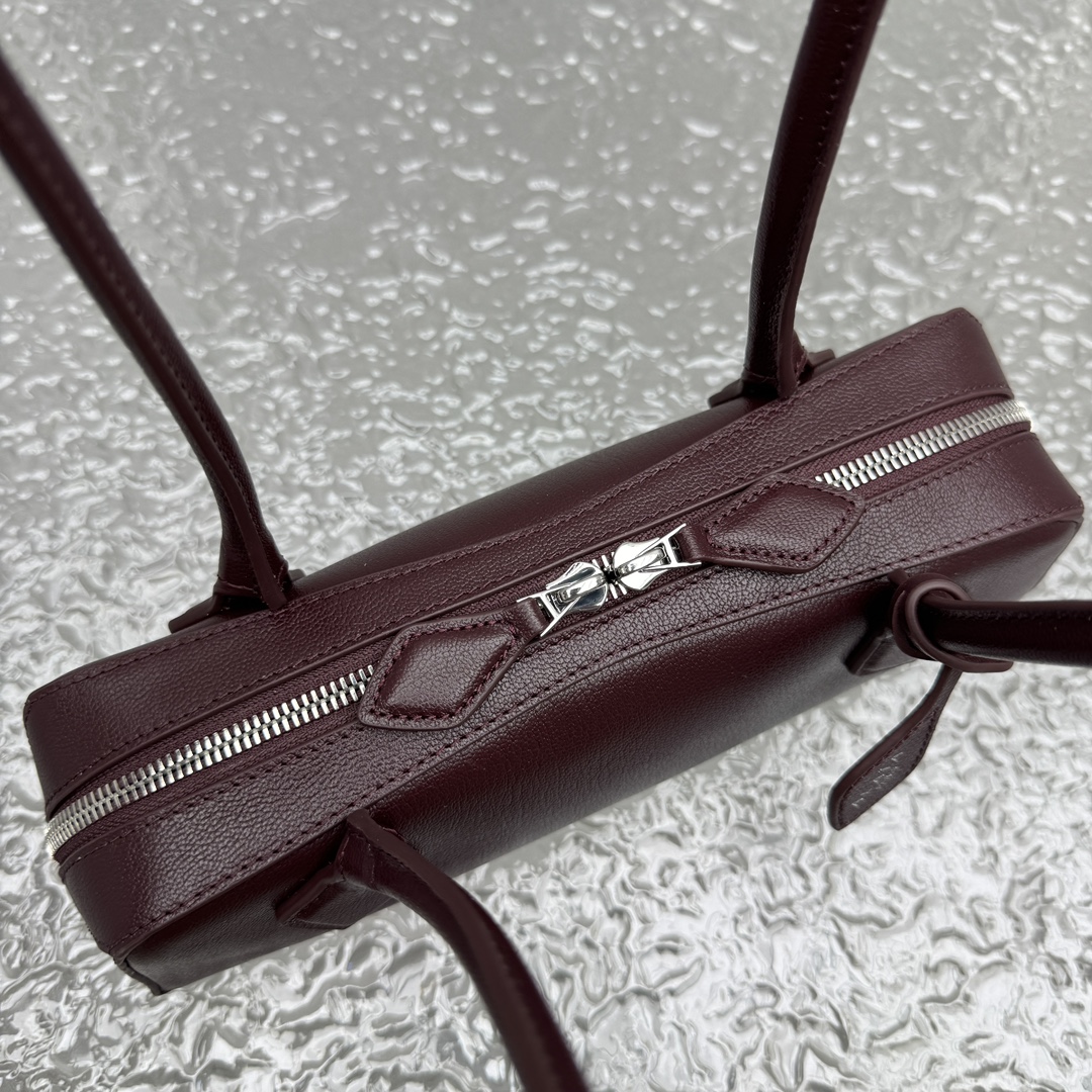 Alaïa Burgundy Small Le Teckel Shoulder Bag in LeatherAlaia  000613