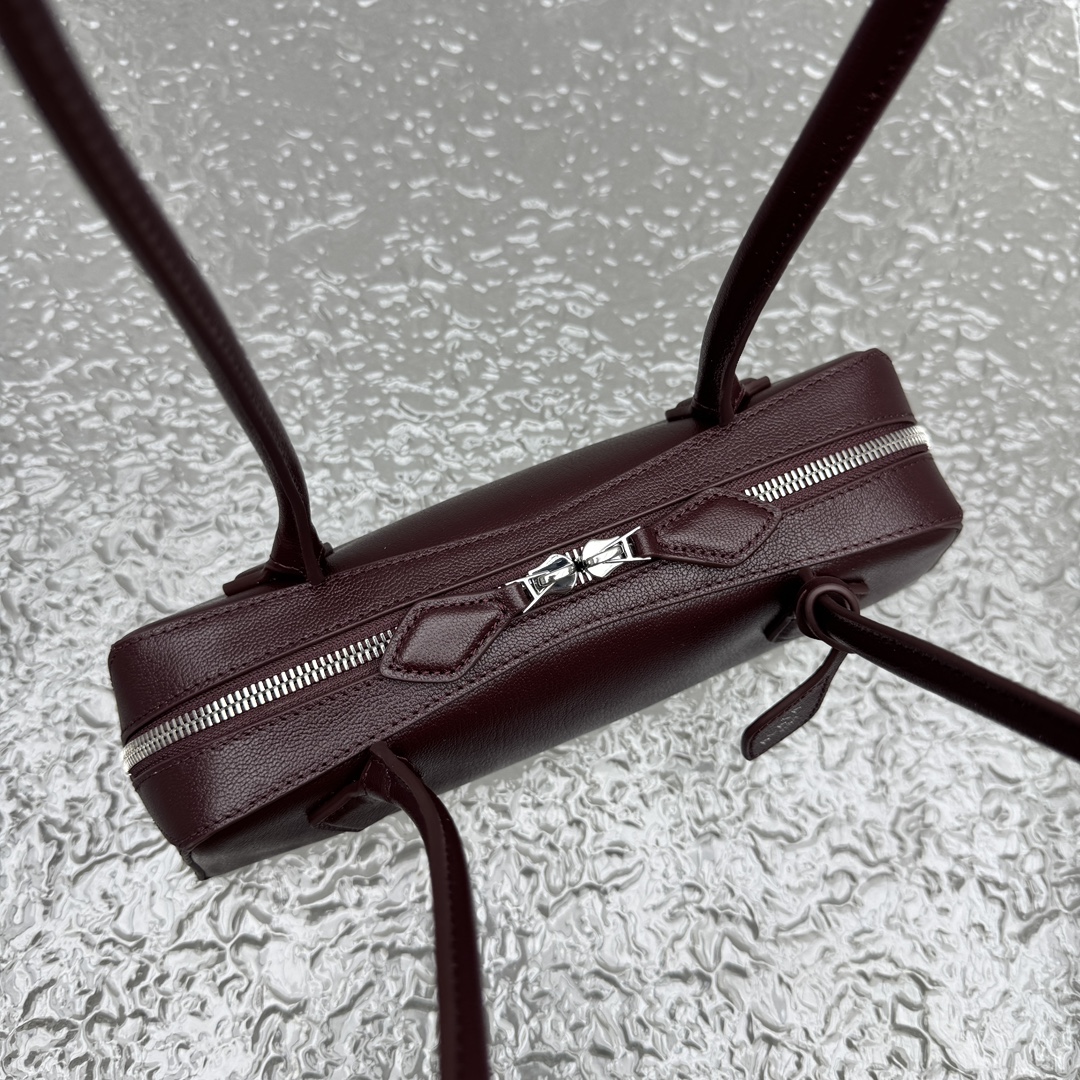 Alaïa Burgundy Small Le Teckel Shoulder Bag in LeatherAlaia  000613