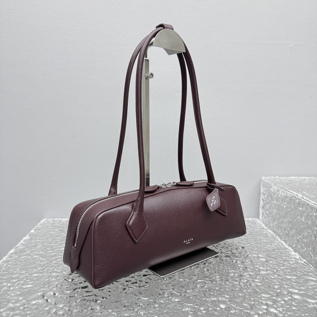 Alaïa Le Teckel Shoulder Bag | Brown