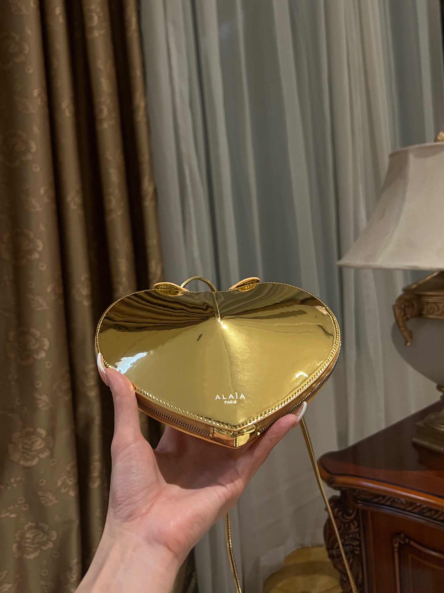 Alaïa Gold Le Coeur heart bag Golden Metal ref