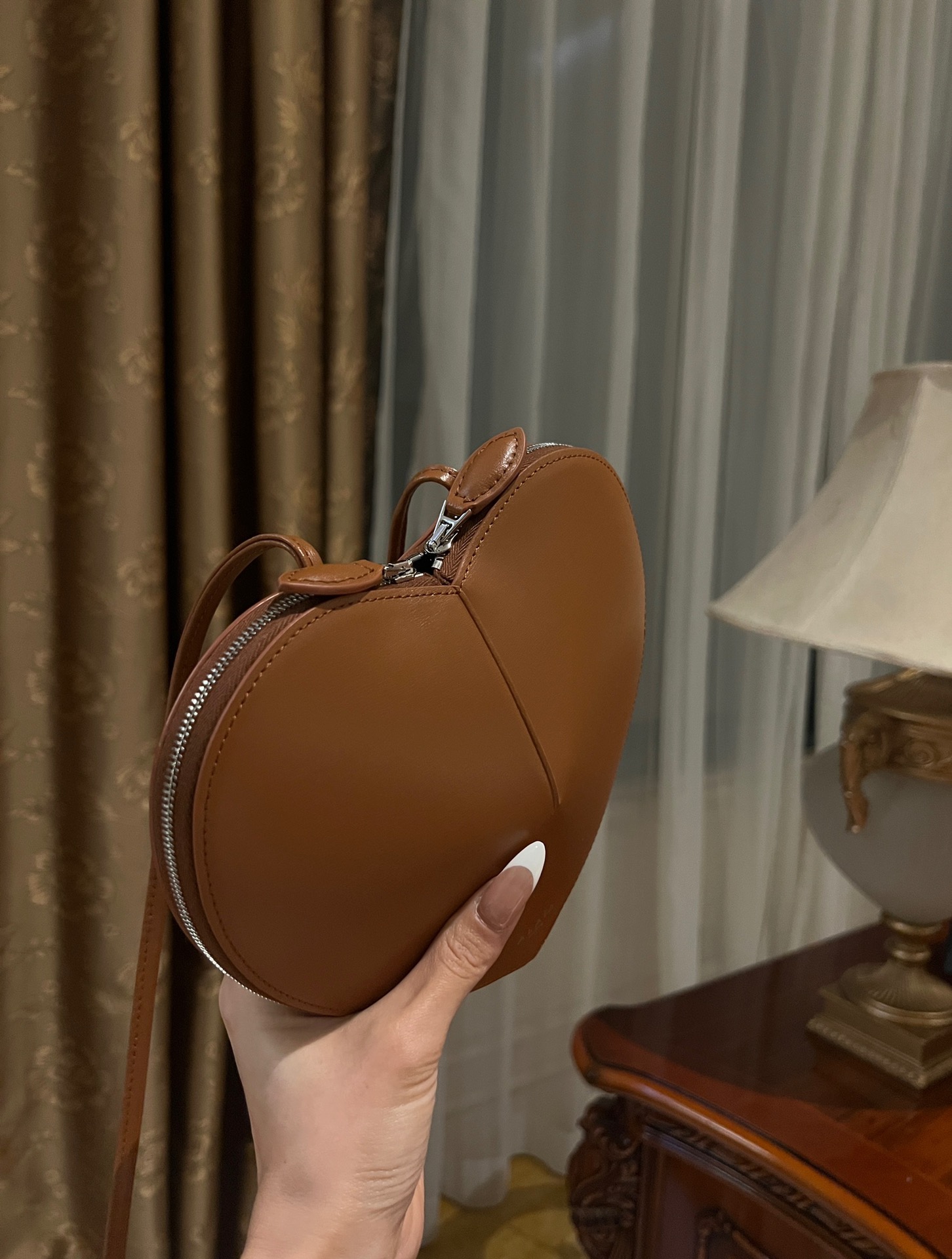 Le coeur leather crossbody bag Alaïa brown  in Leather