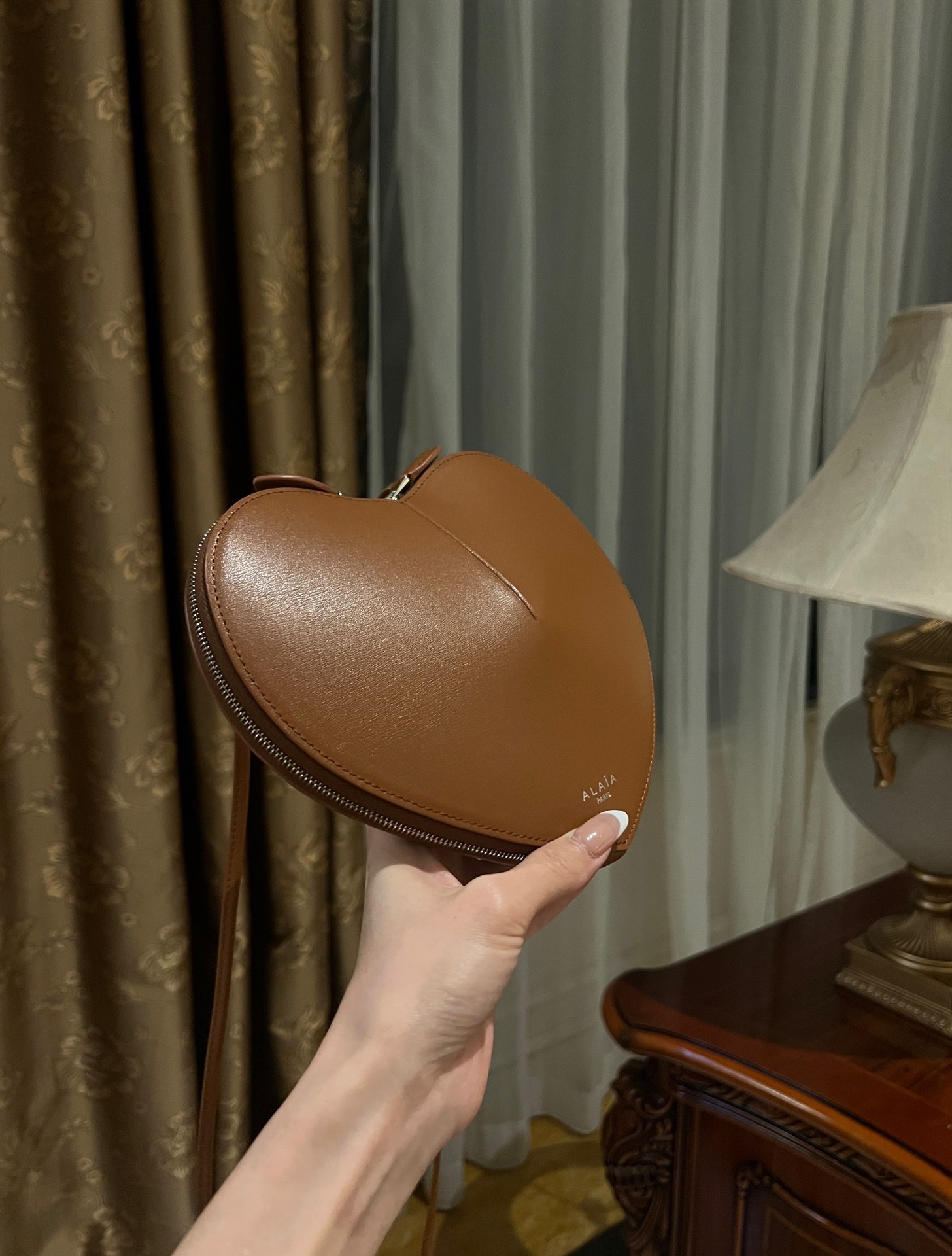 Le coeur leather crossbody bag Alaïa brown  in Leather