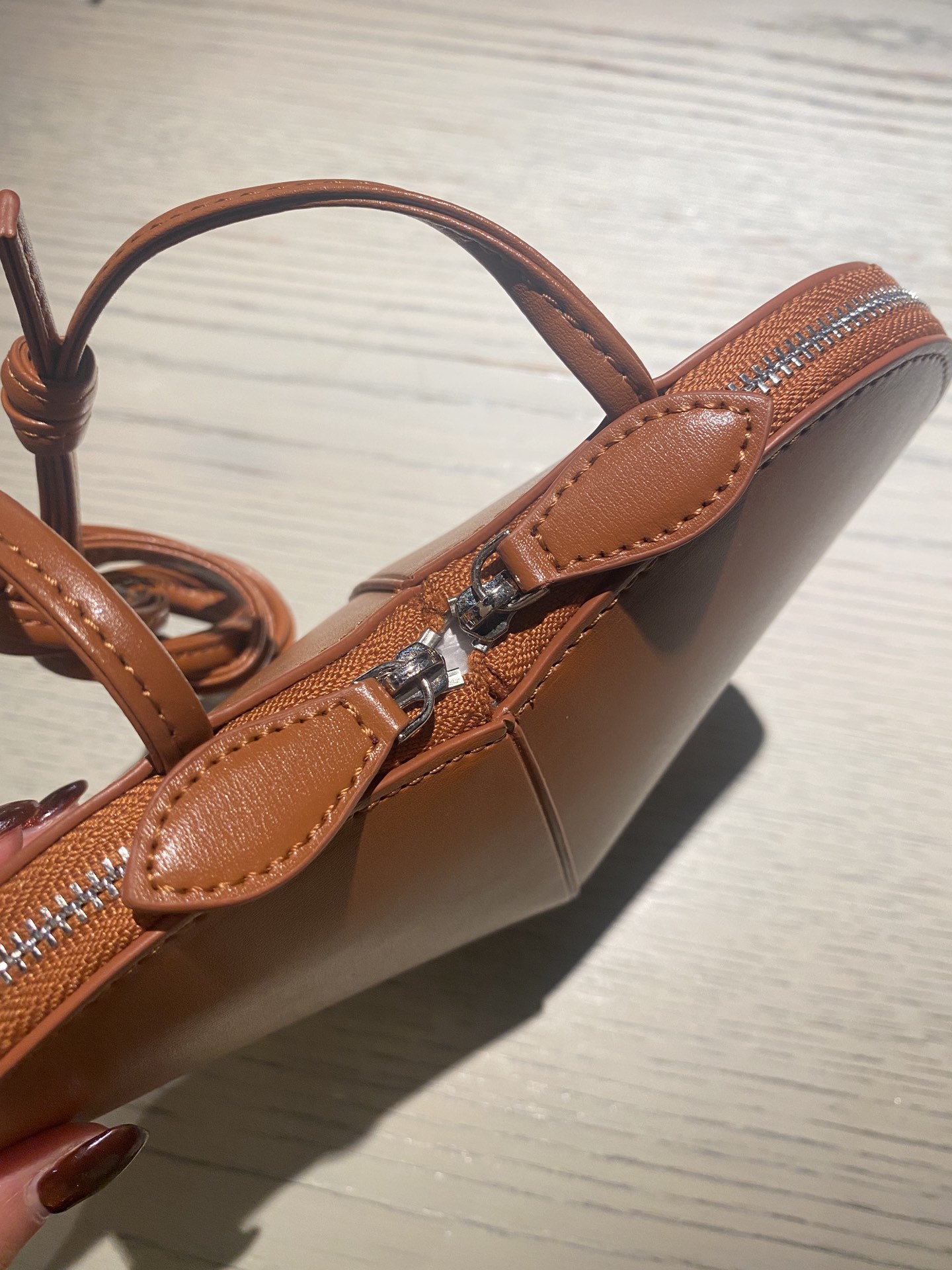 Le coeur leather crossbody bag Alaïa brown in Leather