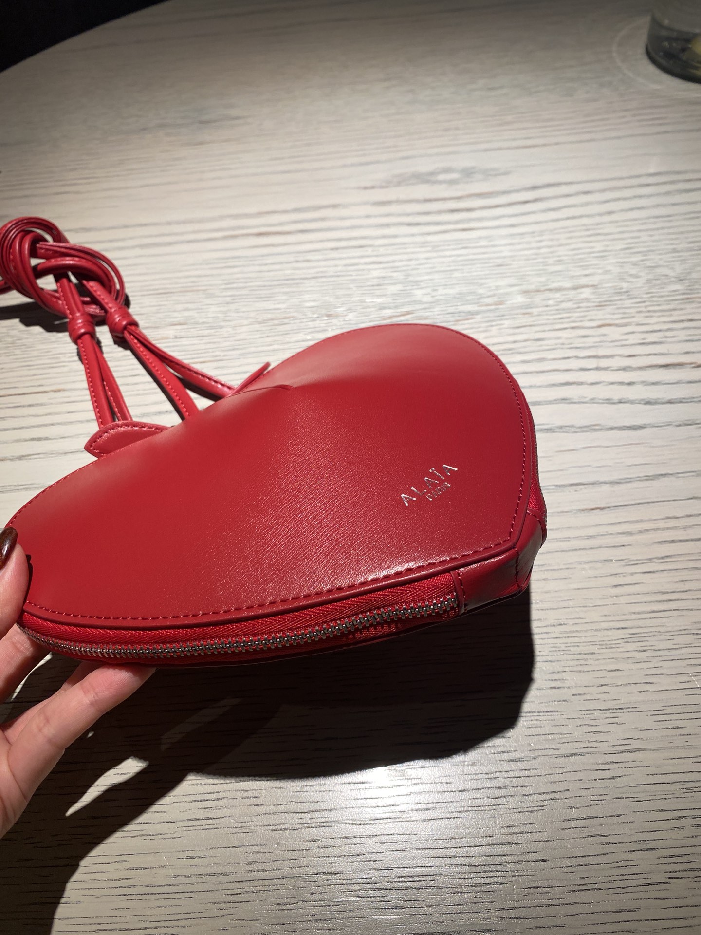 Le coeur leather crossbody bag Alaïa red in Leather