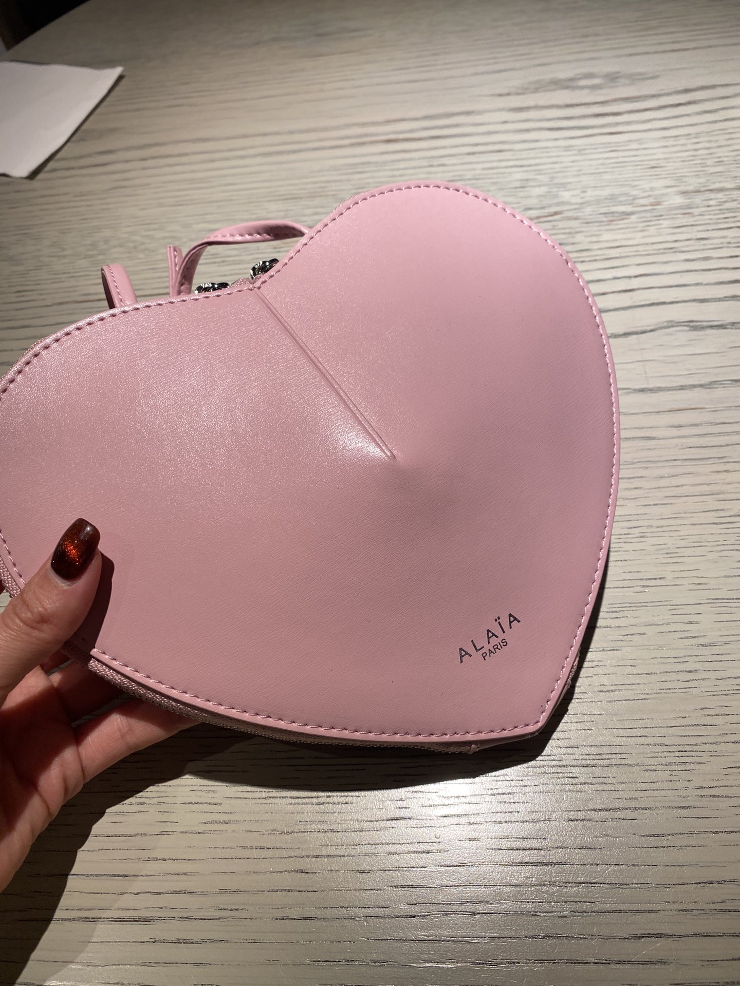 Le coeur leather crossbody bag Alaïa pink in Leather