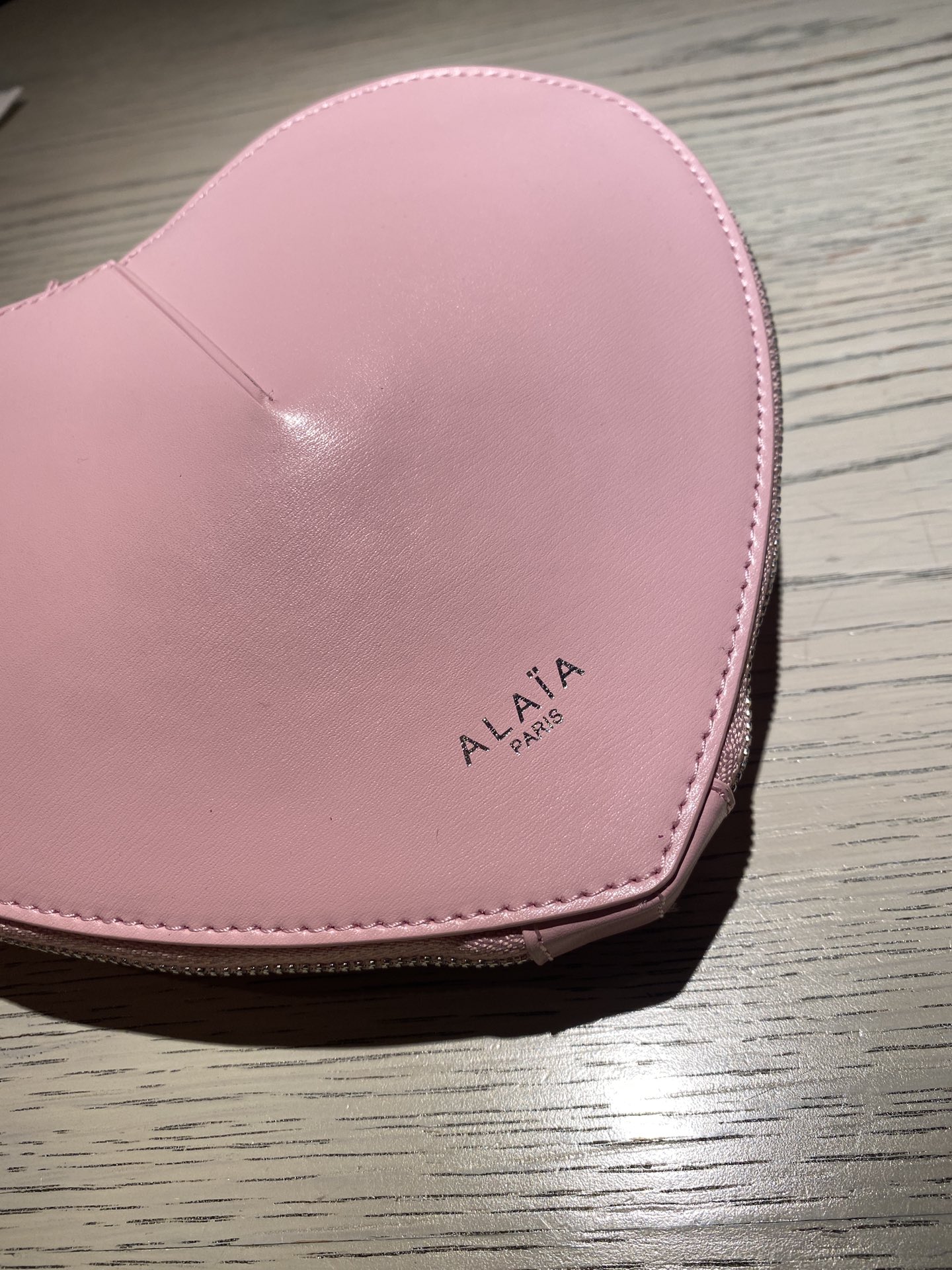 Le coeur leather crossbody bag Alaïa pink in Leather