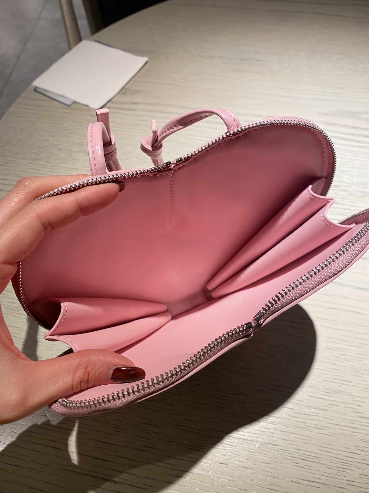 Le coeur leather crossbody bag Alaïa pink in Leather