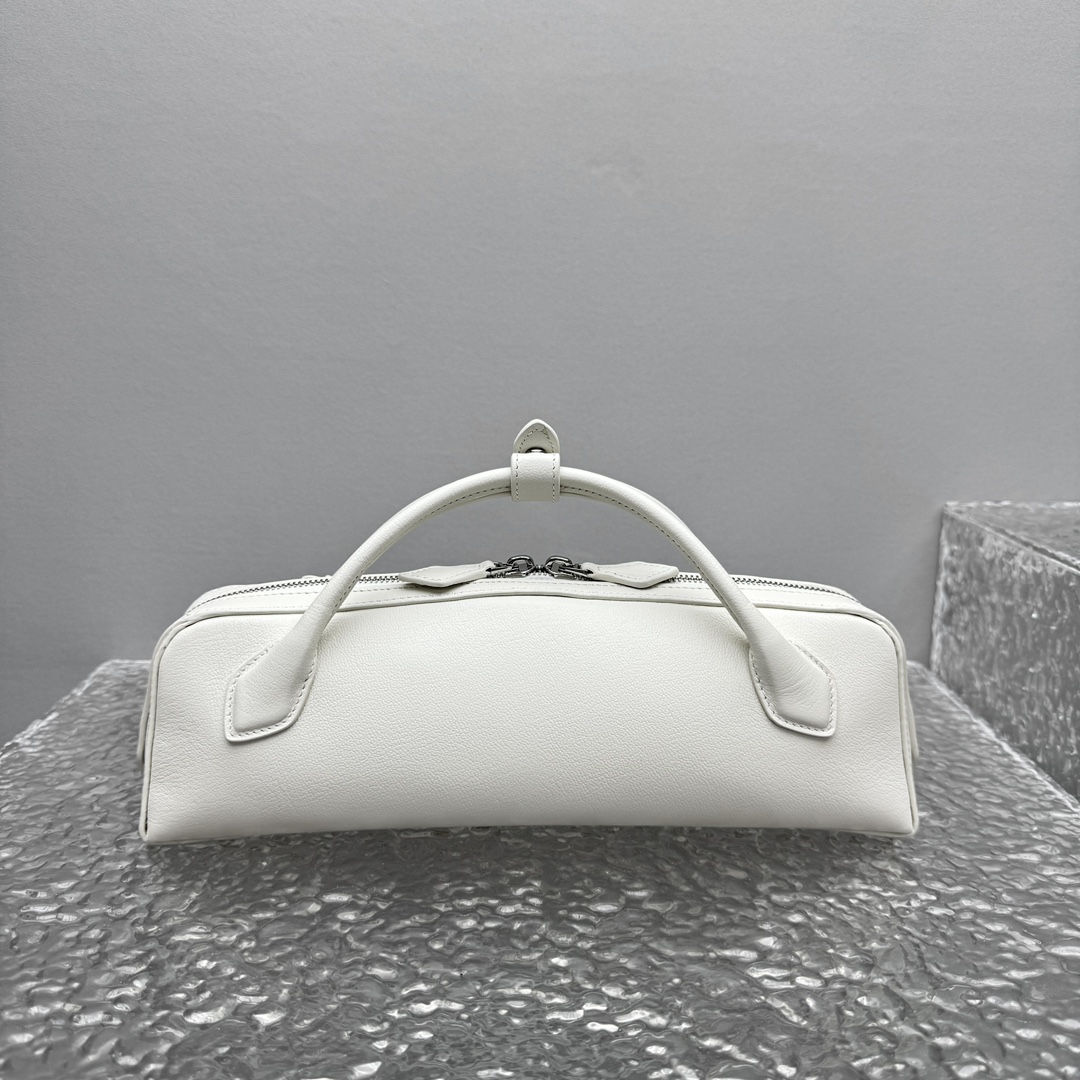 Alaïa Le Teckel Ivory Leather Clutch in White |