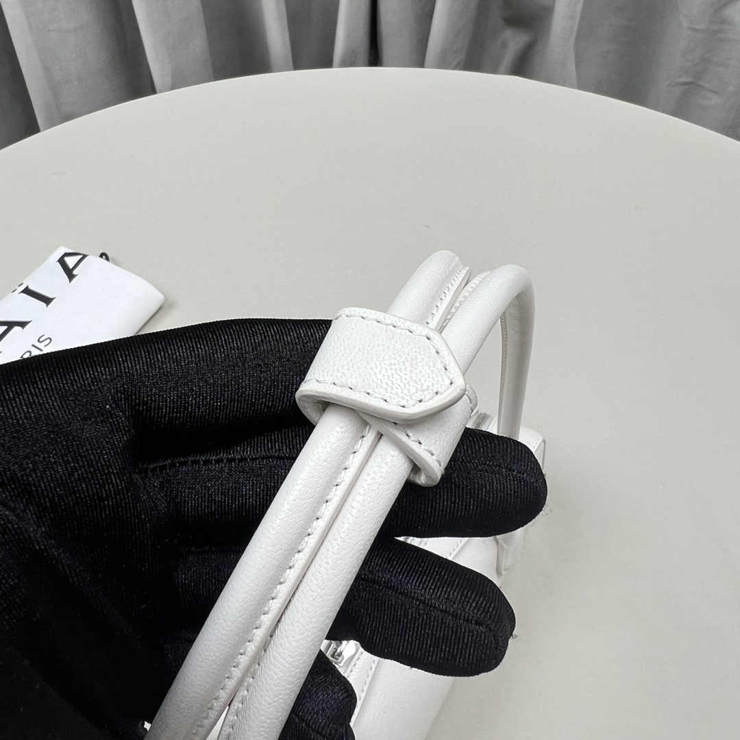 Alaïa Small Le Teckel Shoulder Bag | White