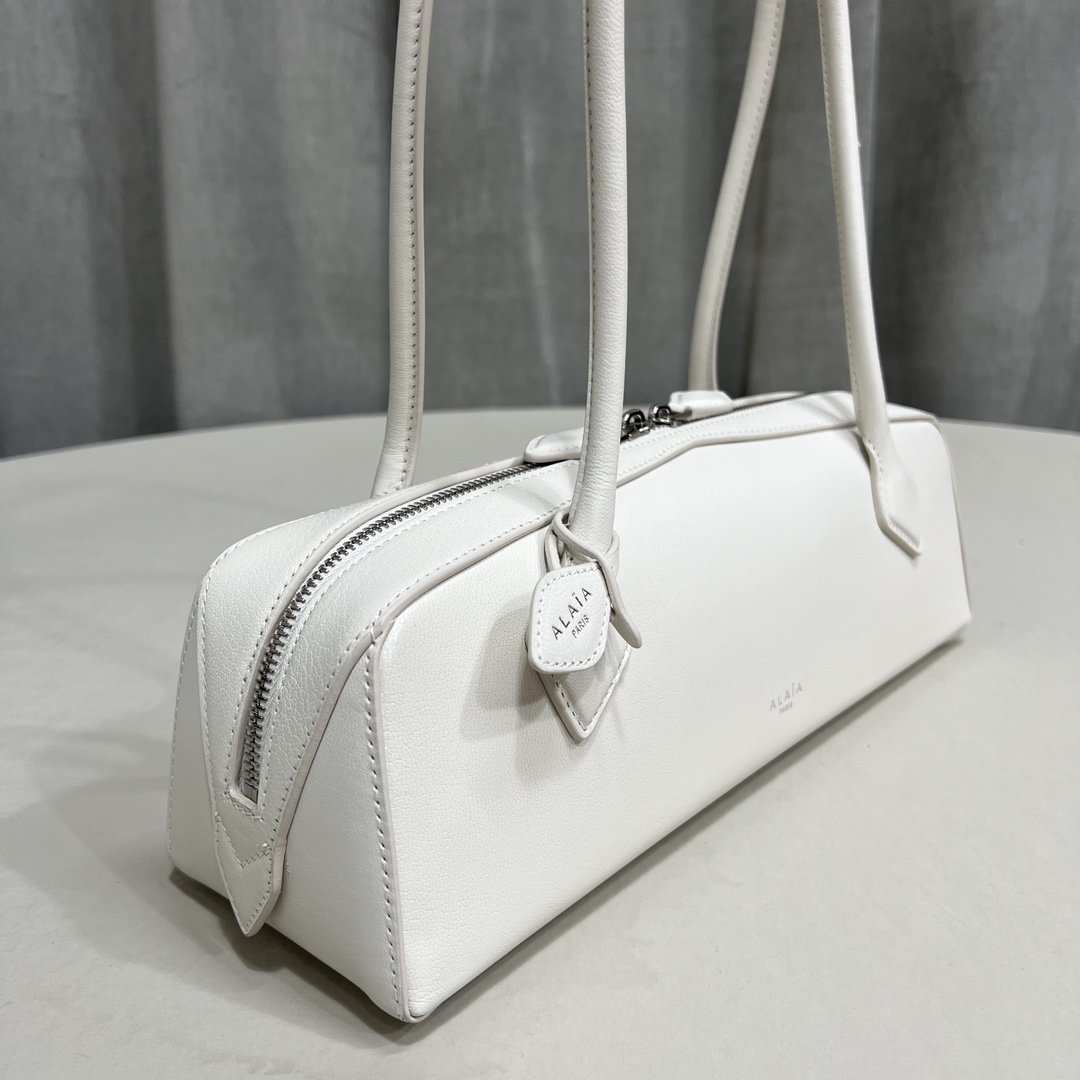White ALAÏA Medium Goatskin Le Teckel Shoulder Bag Leather