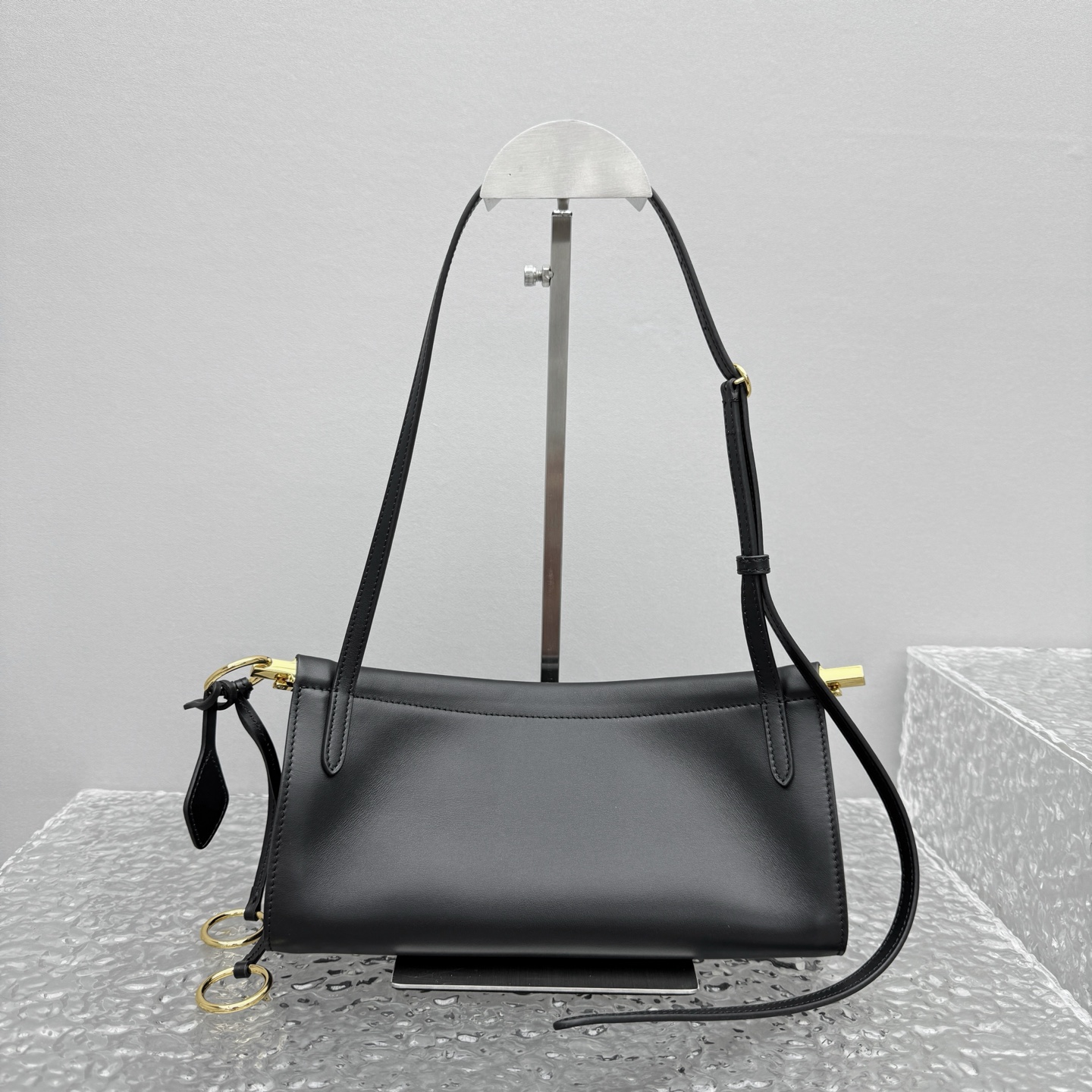 Alaïa Le Click Large leather shoulder bag - Shoulder Bags -