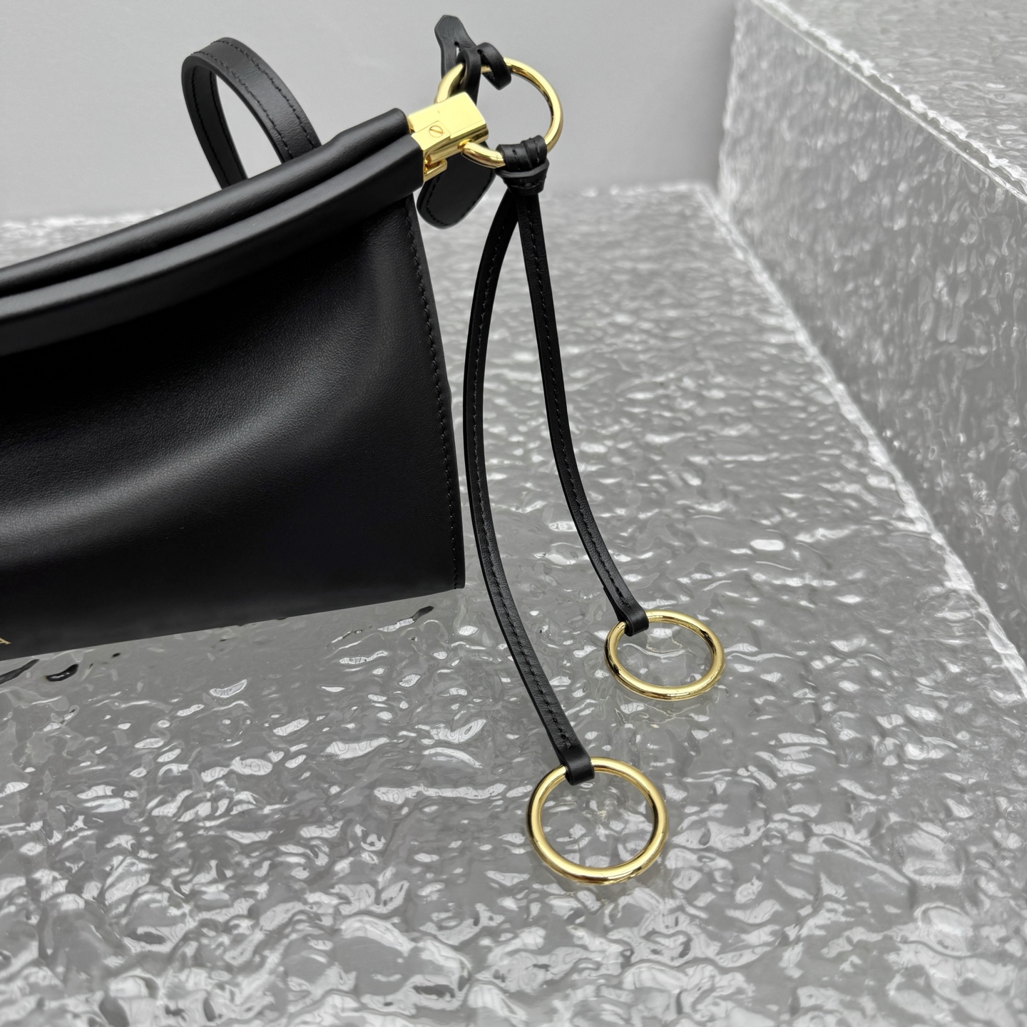 Alaïa Le Click Large leather shoulder bag - Shoulder Bags -