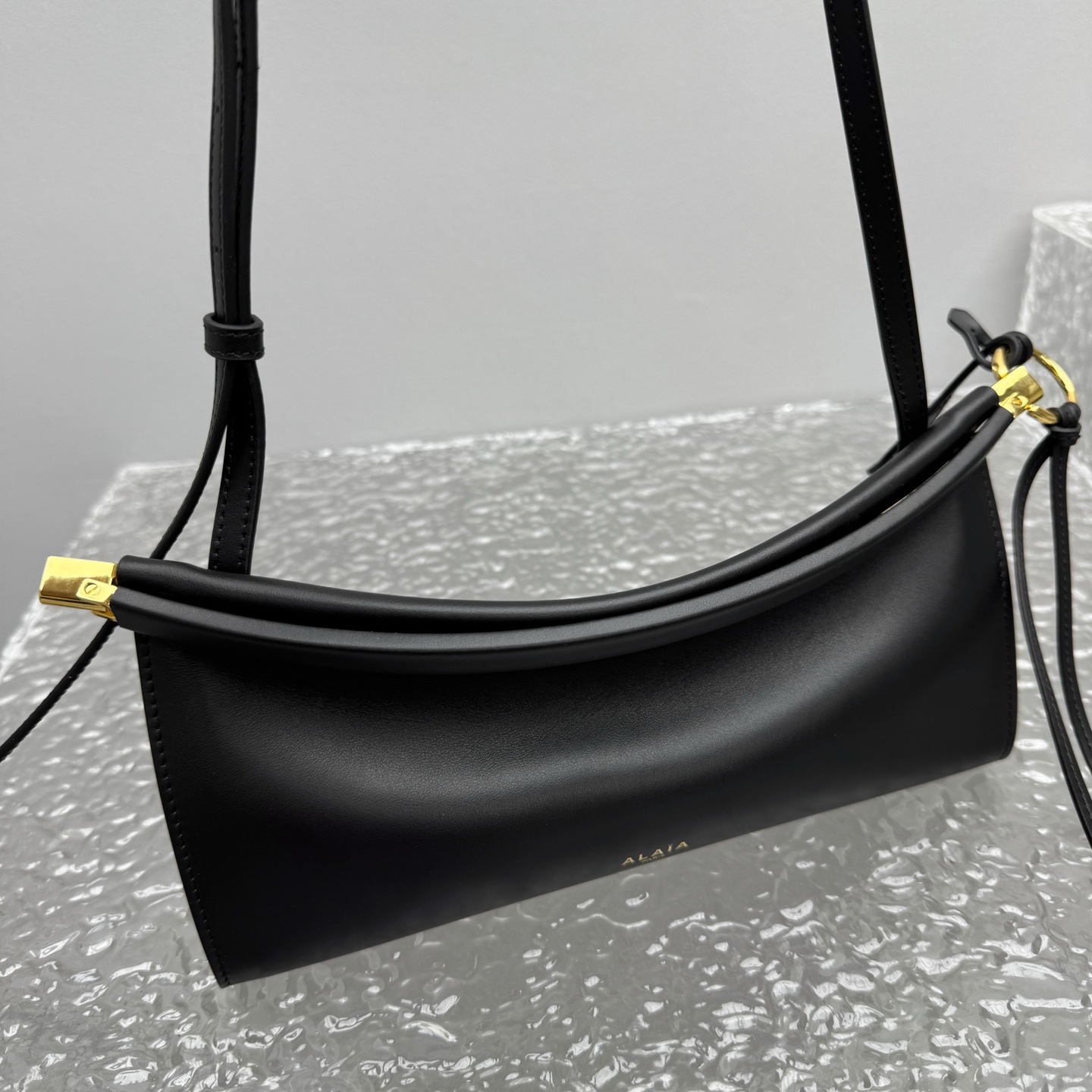 Alaïa Le Click Large leather shoulder bag - Shoulder Bags -