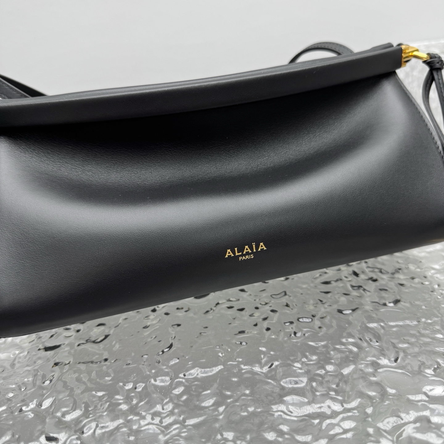 Alaïa Le Click Large leather shoulder bag - Shoulder Bags -