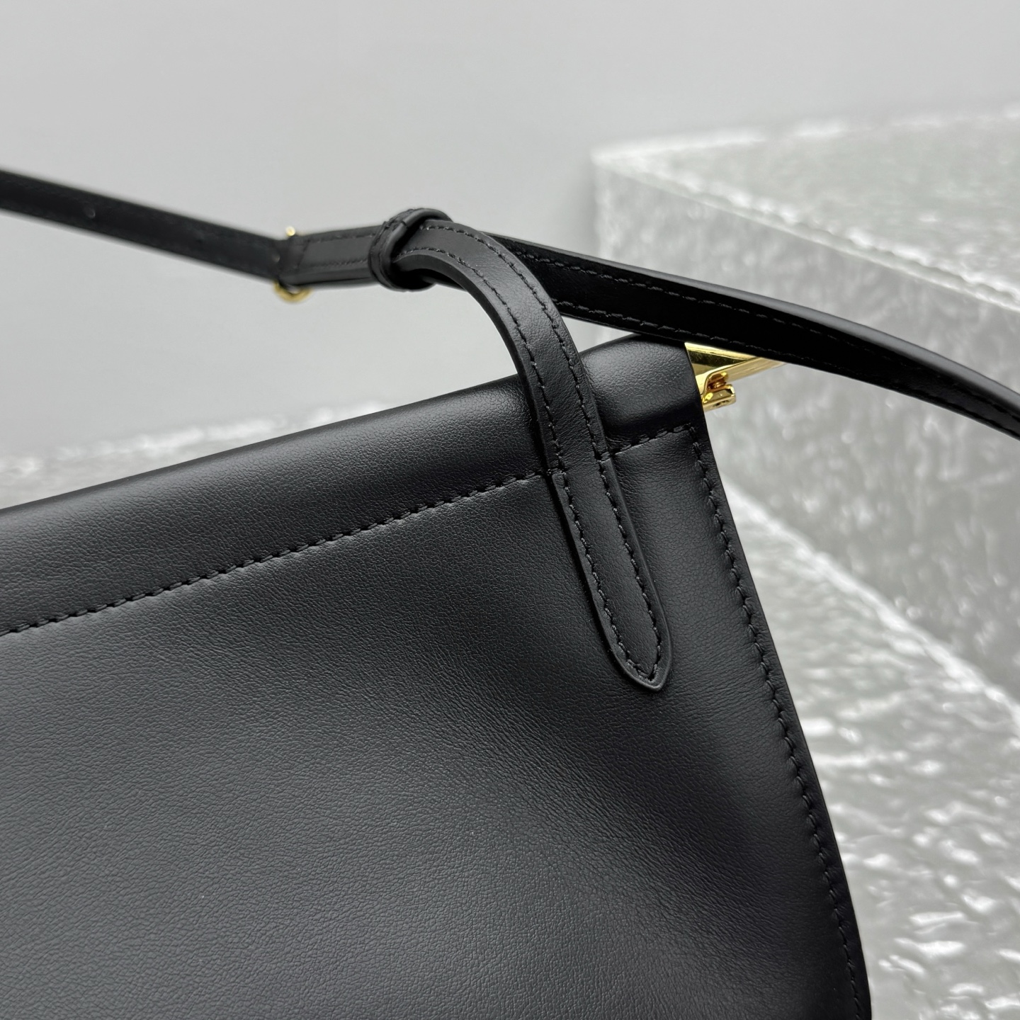 Alaïa Le Click Large leather shoulder bag - Shoulder Bags -