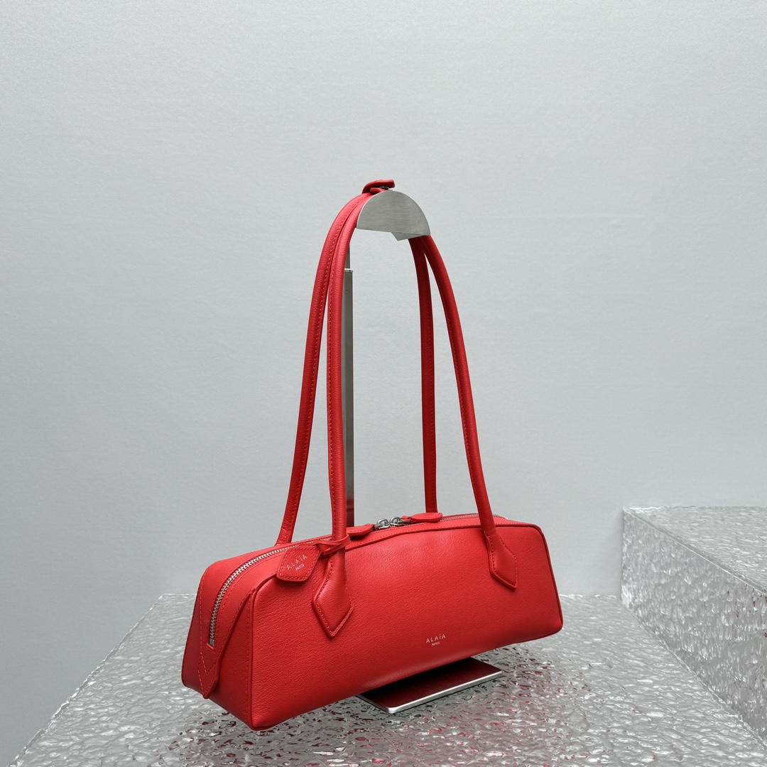 ALAIA Goatskin Small Le Teckel Bag Rouge Alaia002014