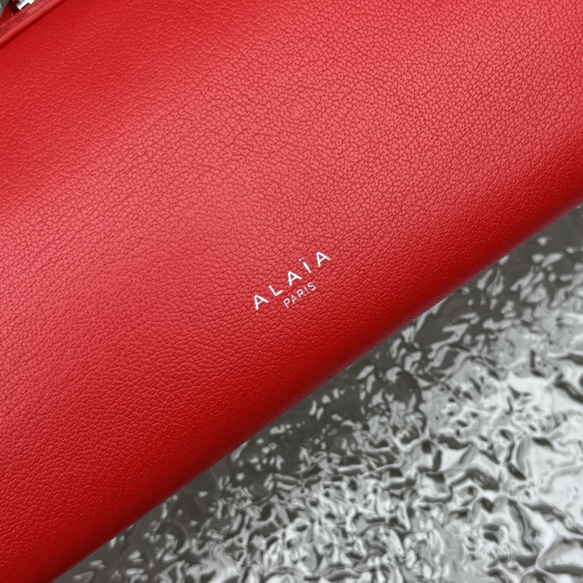 ALAIA Goatskin Small Le Teckel Bag Rouge Alaia002014