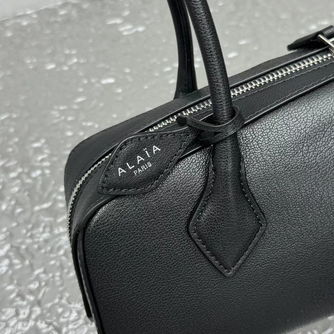 Alaïa ALAIA Handbags T. Leather Black 1534075 Alaia00219