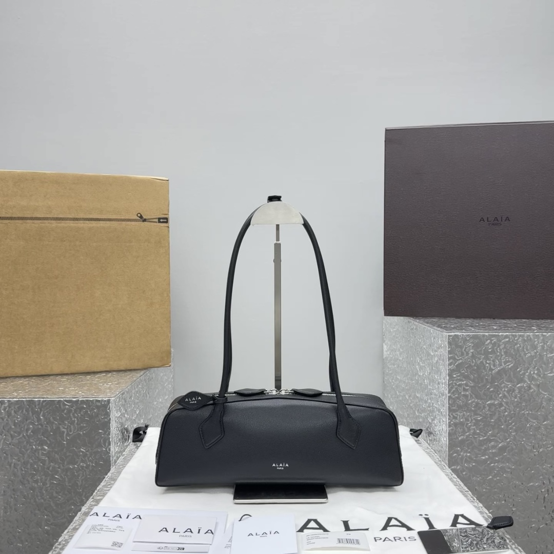 Alaïa ALAIA Handbags T. Leather Black 1534075 Alaia00219