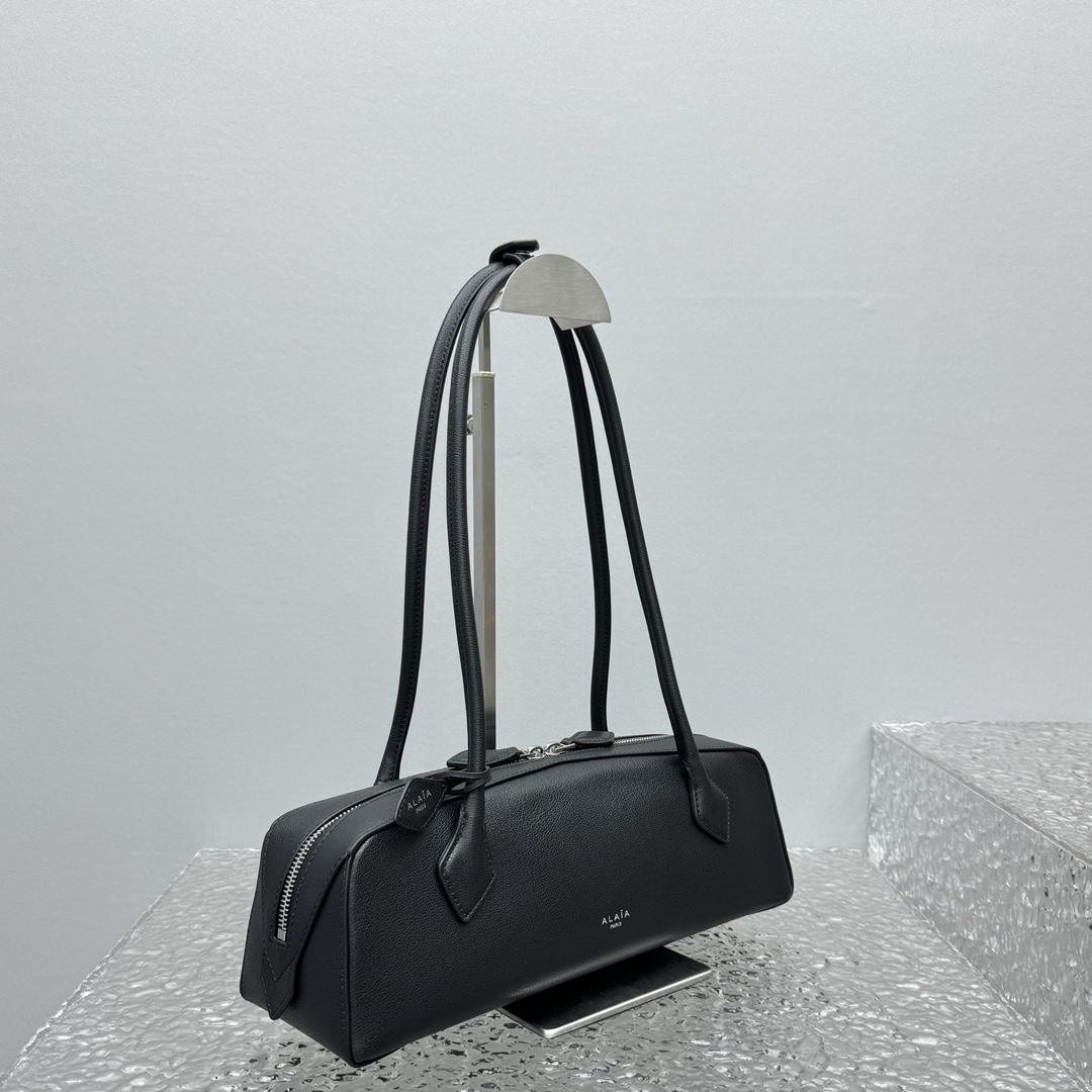 Alaïa ALAIA Handbags T. Leather Black 1534075 Alaia00219