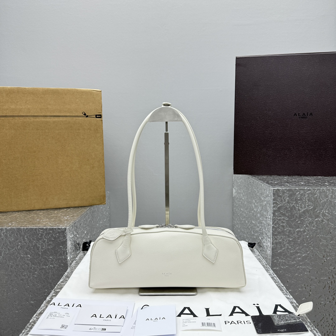 Alaïa Small Le Teckel Shoulder Bag | White |