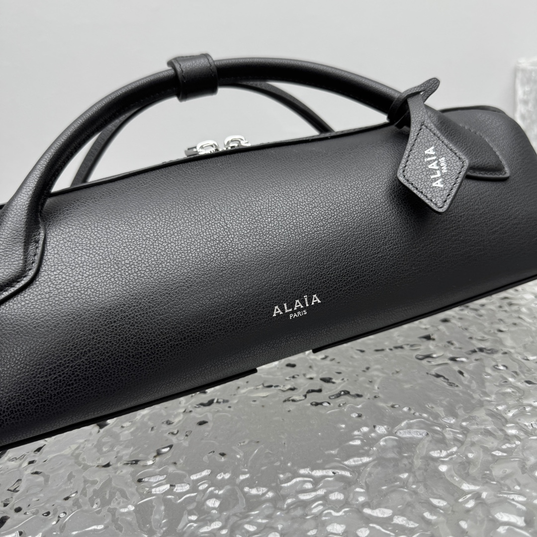 Alaïa Clutches and evening bags for Women  Alaia002414