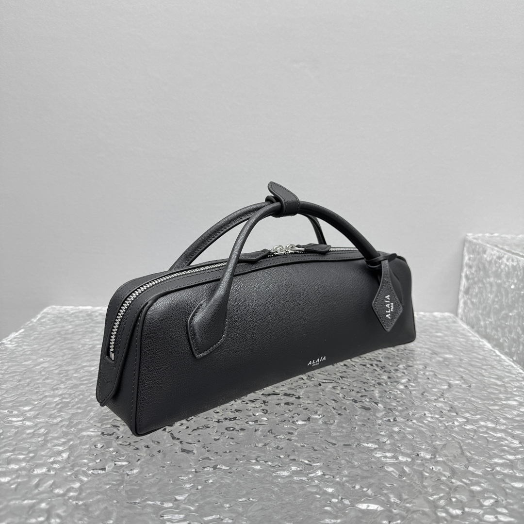 Alaïa Clutches and evening bags for Women  Alaia002414