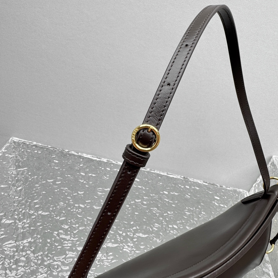 Alaïa Small Le Click East West Shoulder Bag | Brown