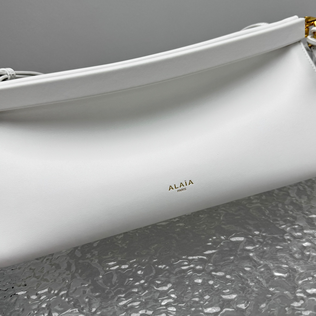 Alaïa "Le Click East West" shoulder bag White - Women