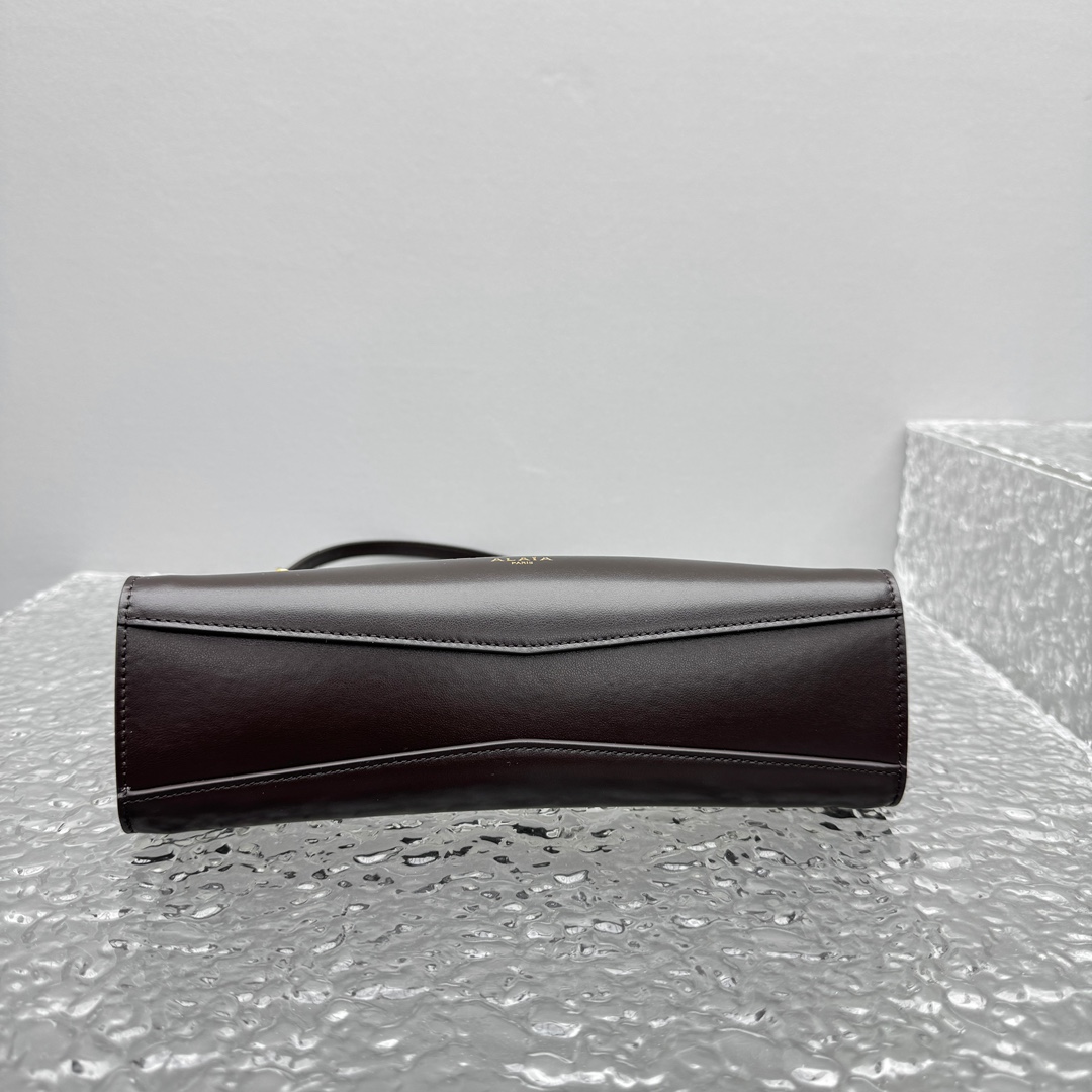 Alaïa Le Click Large leather shoulder bag - Shoulder Bags