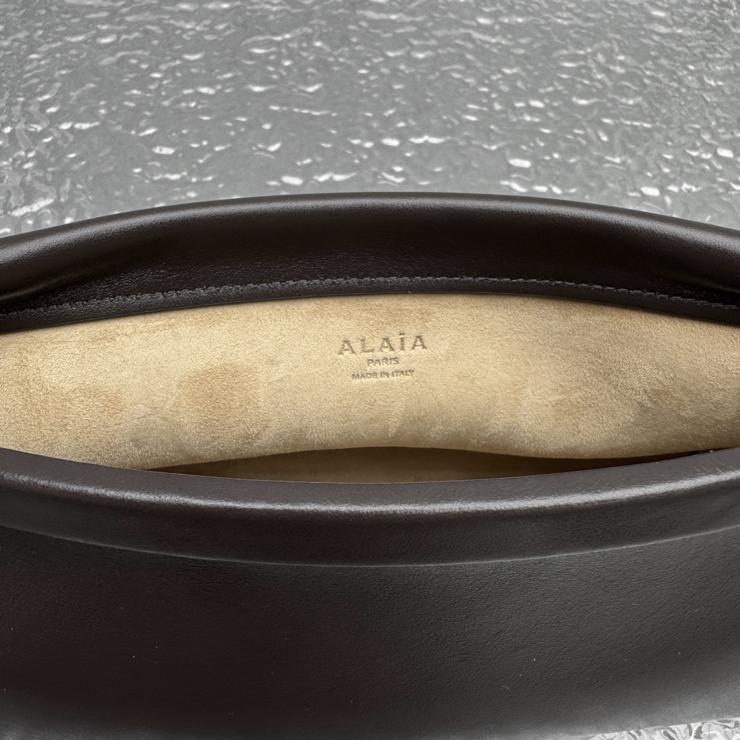 Alaïa Le Click Large leather shoulder bag - Shoulder Bags
