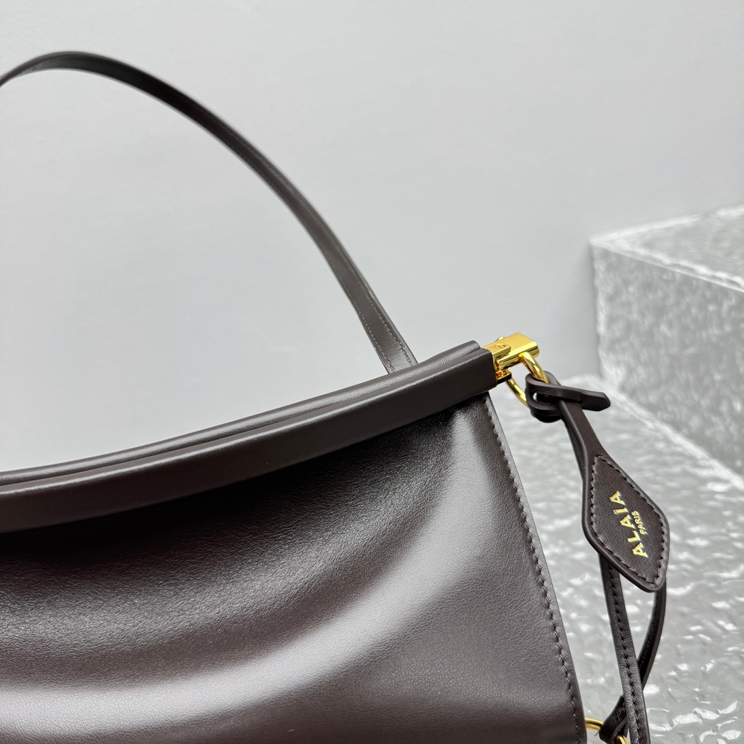 Alaïa Le Click Large leather shoulder bag - Shoulder Bags