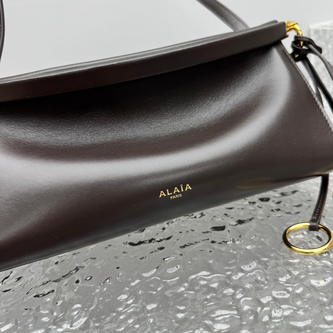 Alaïa Le Click Large leather shoulder bag - Shoulder Bags
