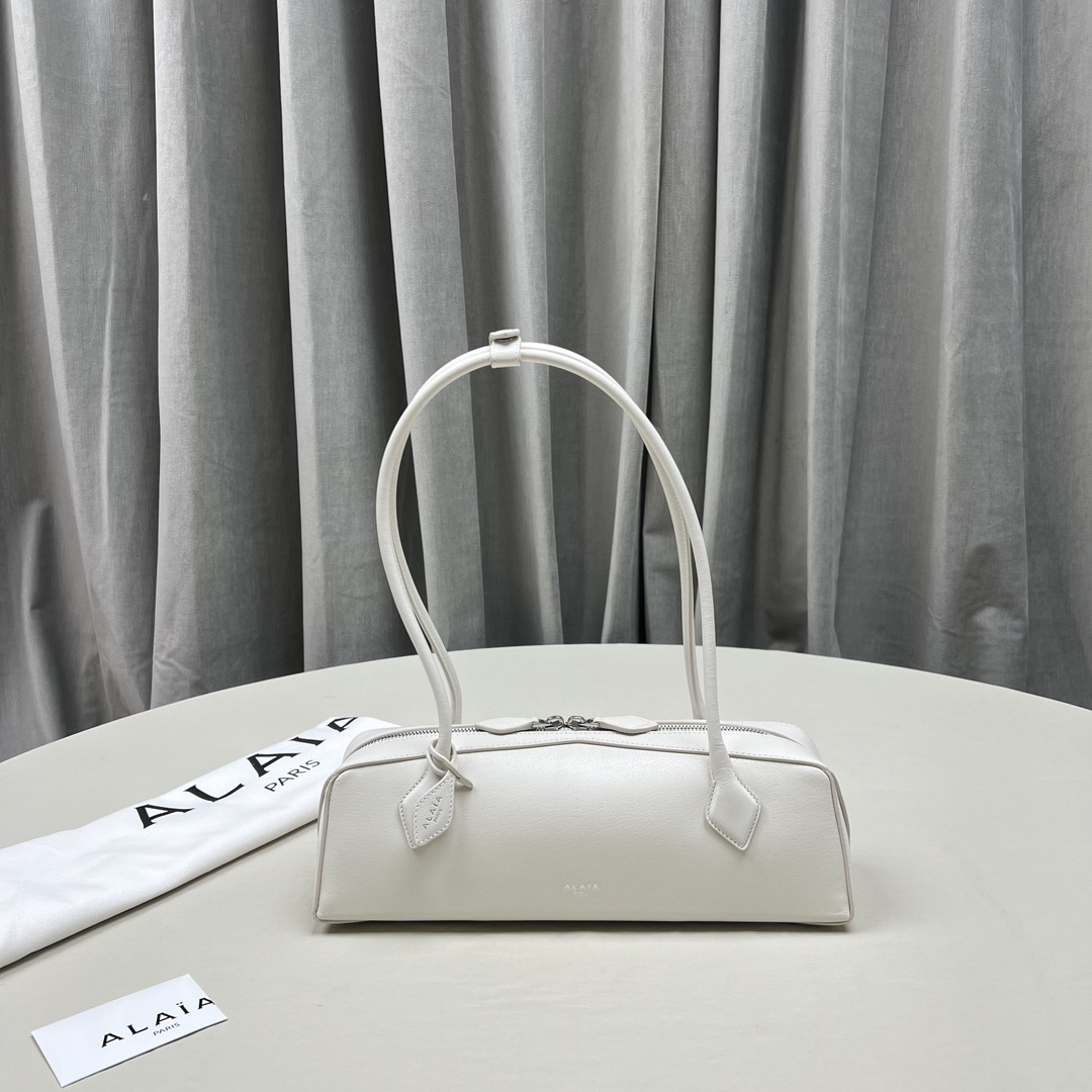 Alaia Le teckel leather bag Alaïa White in Leather – 54281222