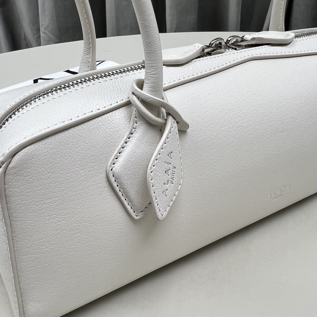 Alaia Le teckel leather bag Alaïa White in Leather - 54281222