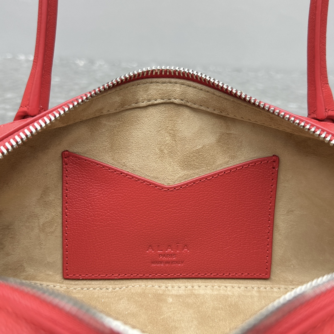 ALAIA Shiny Goatskin Small Le Teckel Bag Rouge Vif 1528672