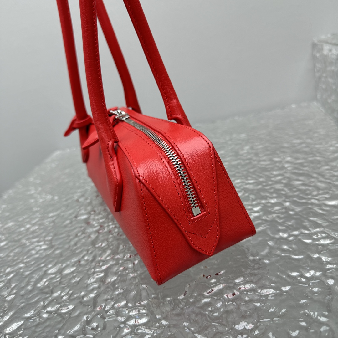 ALAIA Shiny Goatskin Small Le Teckel Bag Rouge Vif 1528672