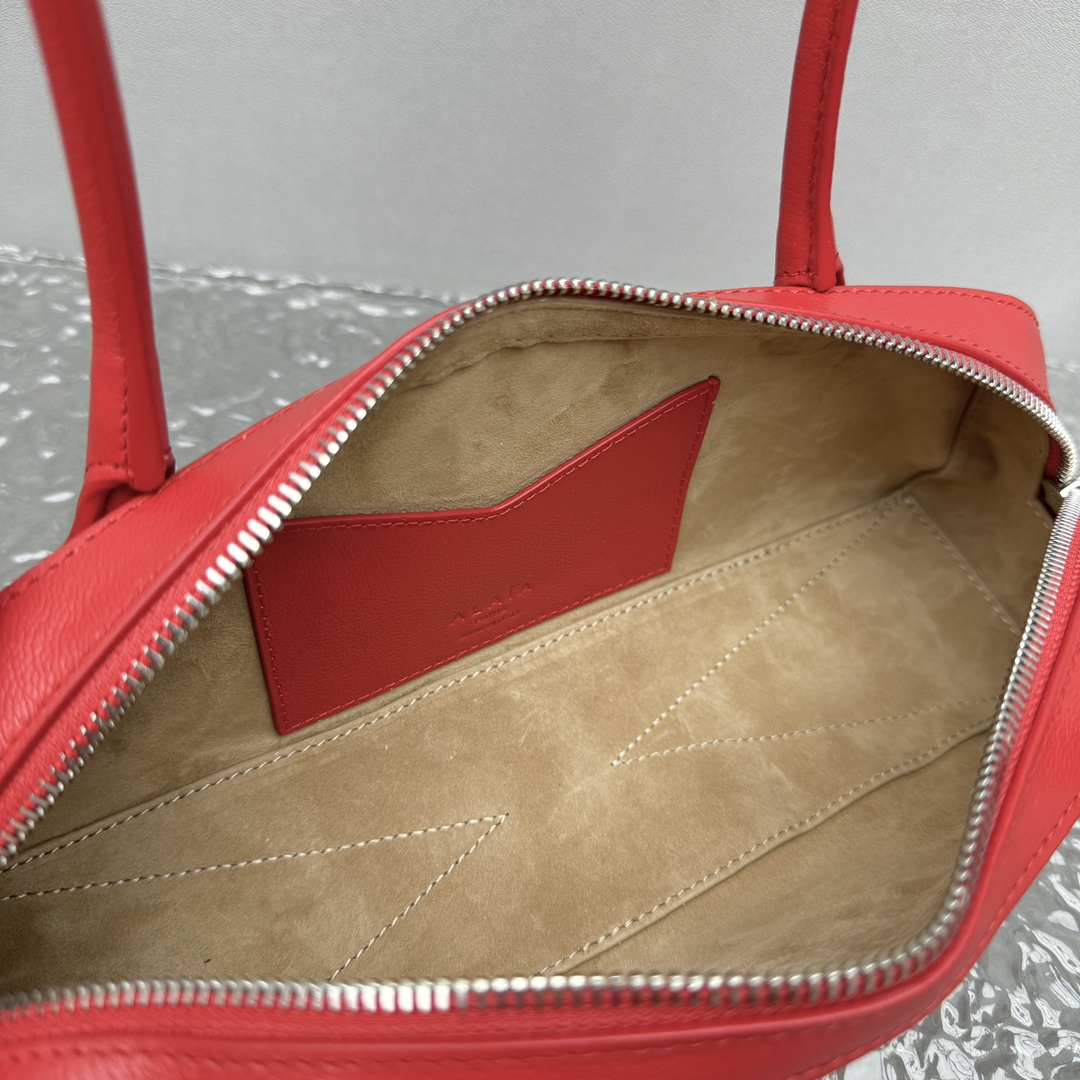 ALAIA Shiny Goatskin Small Le Teckel Bag Rouge Vif 1528672