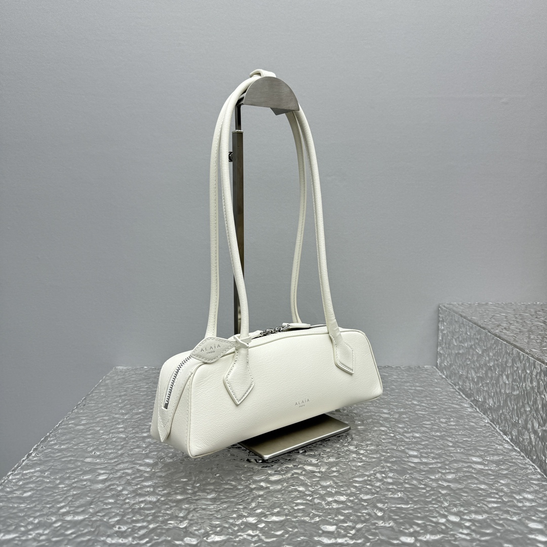 Alaïa Small Le Teckel Shoulder Bag | White Alaia004414