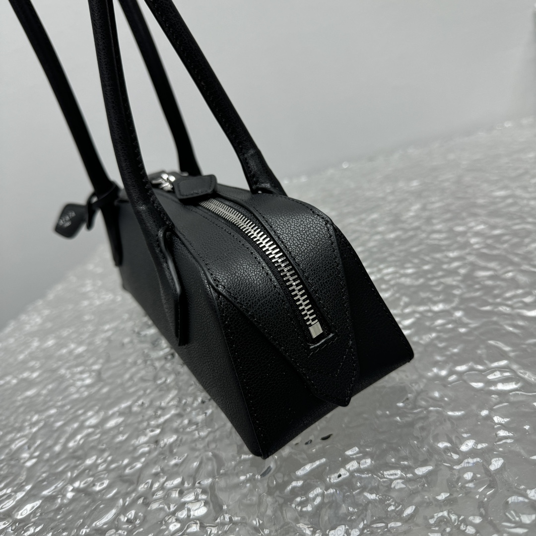 ALAIA Goatskin Small Le Teckel Bag Black 1623458