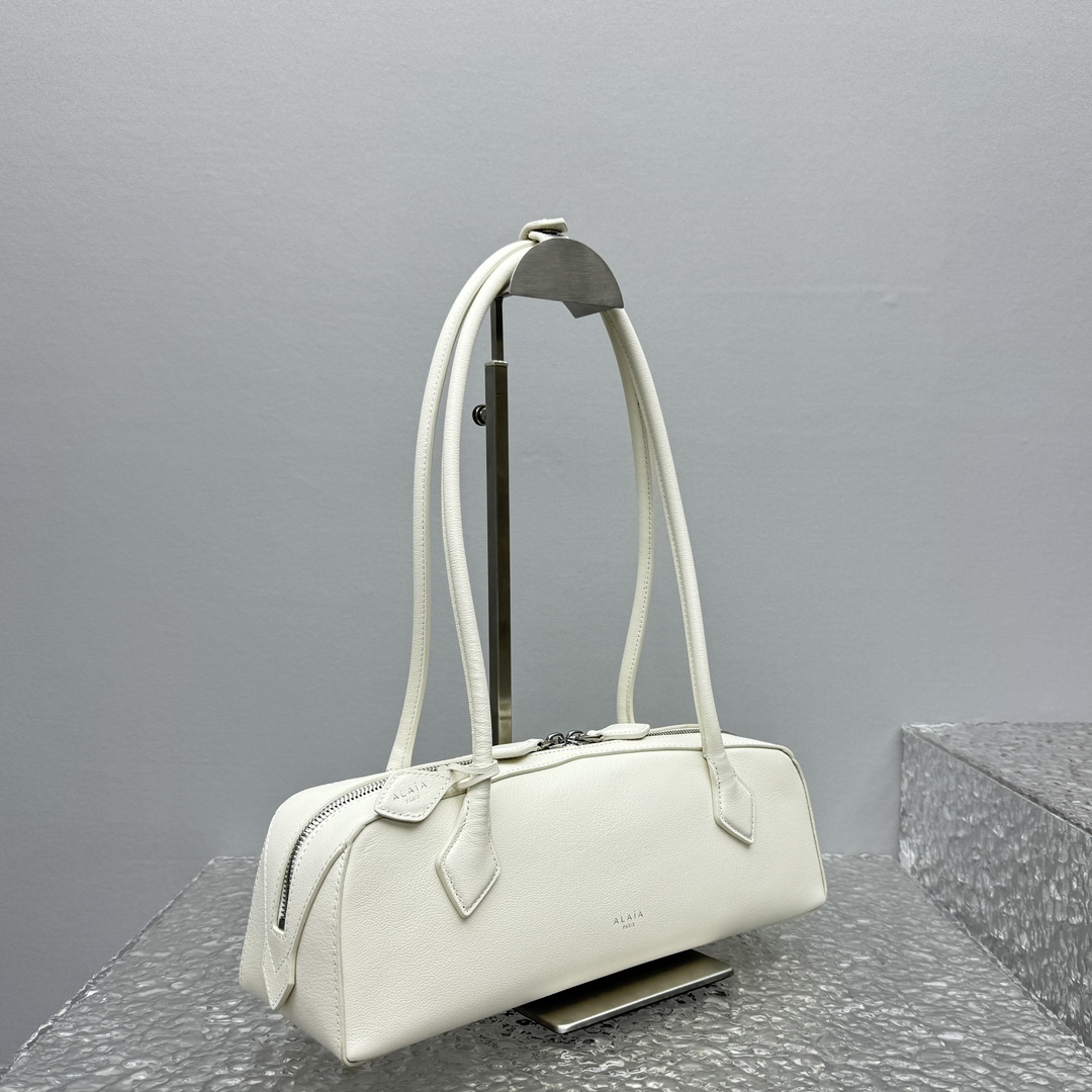 ALAÏA White Medium Goatskin Le Teckel Shoulder Bag Leather - Joli Closet