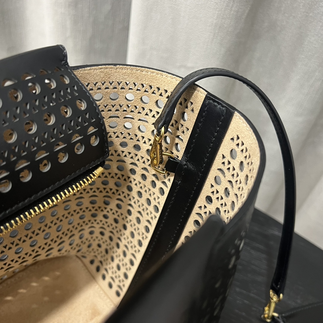 Alaïa "Neo Mina 32" Shoulder Bag in Black