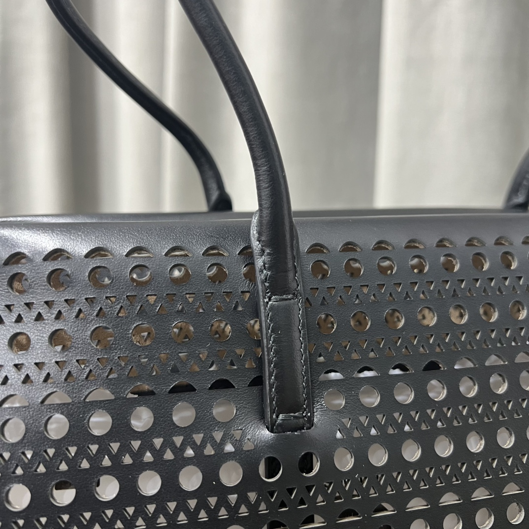 Alaïa "Neo Mina 32" Shoulder Bag in Black